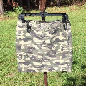 😎NWOT V.I.P. Camo Style Skirt Size XLG Fun To Wear Wardrobe Closet Must Have 😎